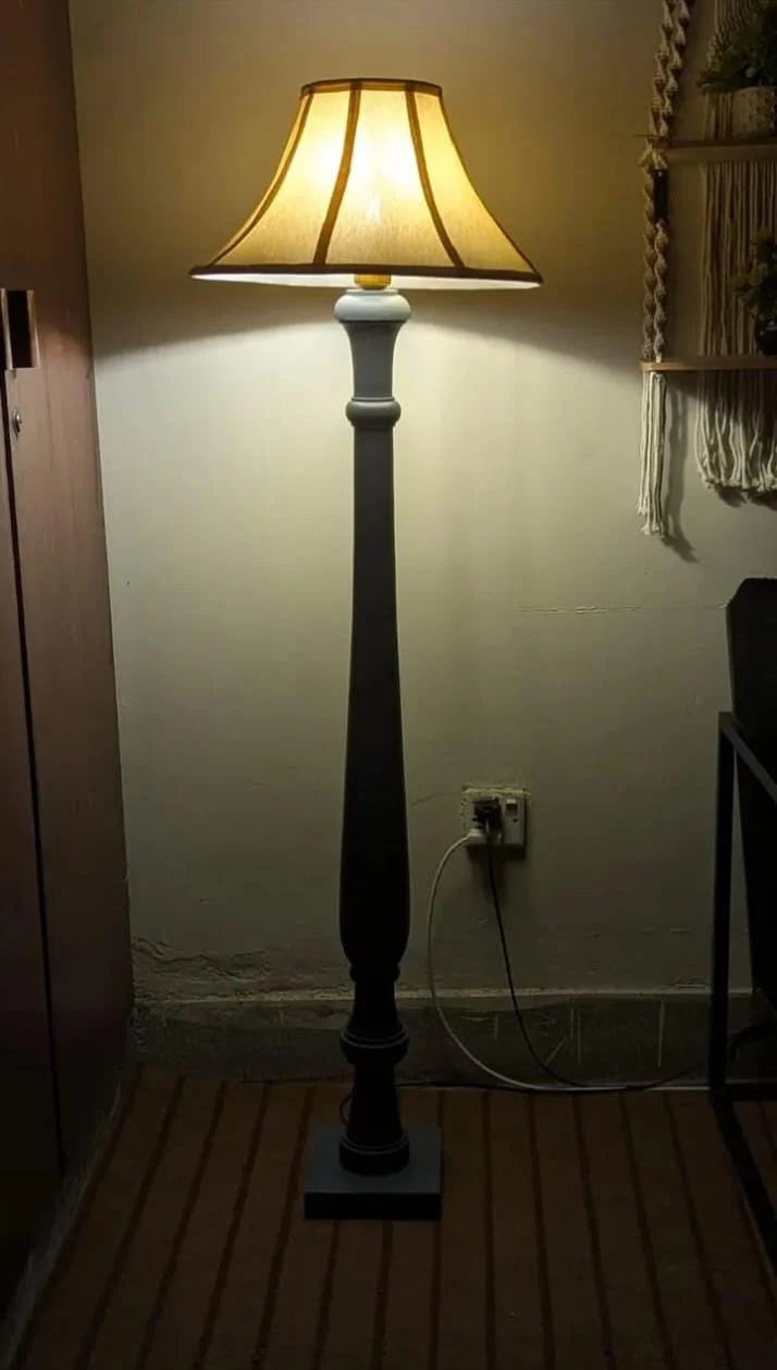 American Era Floor Lamp-001